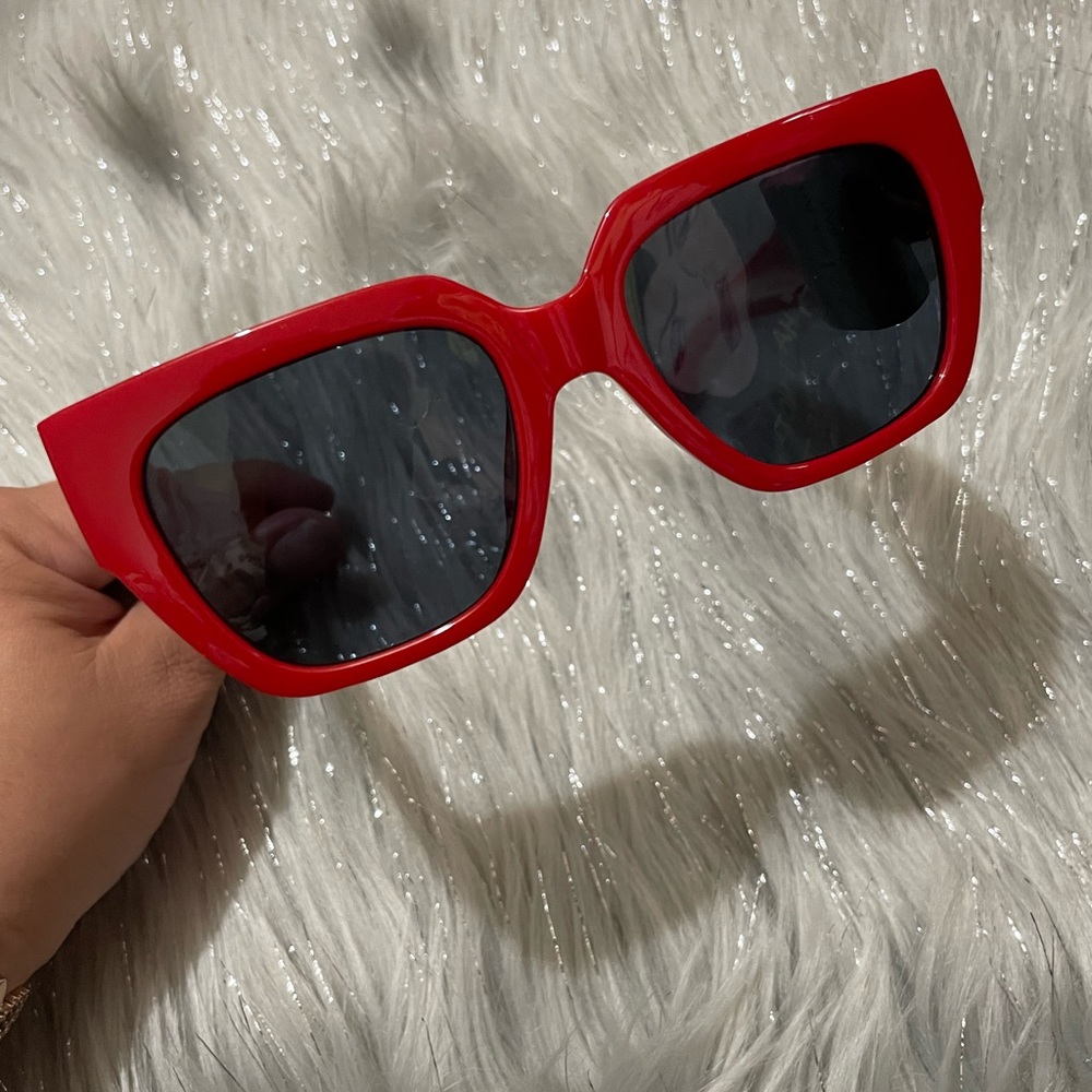 Red sunglases